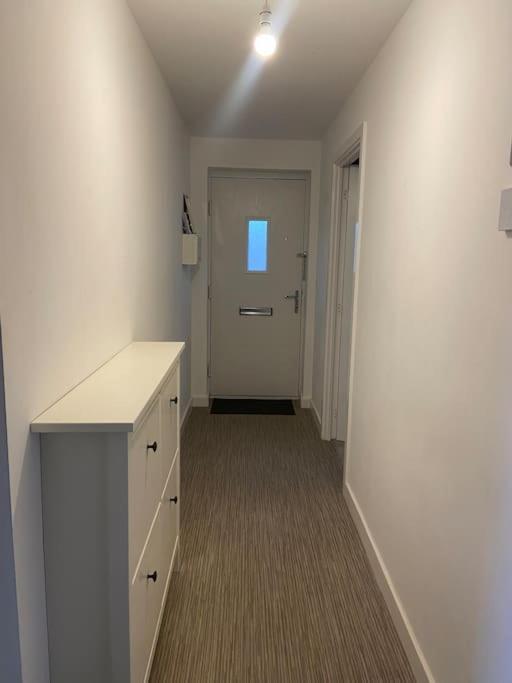 2 Bedroom Private Spacious Apartment In West Midlands เบอร์มิงแฮม ภายนอก รูปภาพ